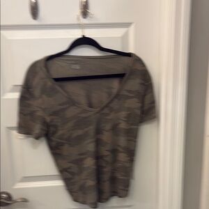 American Eagle Outfitters Green and Brown Fitted Short Sleeve T-Shirt